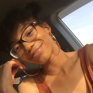 Meet your Posher, Ayanna